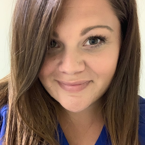 Meet your Posher, Lauren - Picture 1 of 1